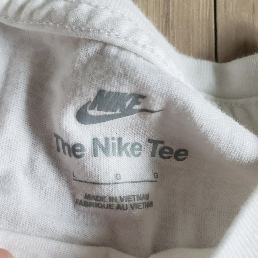 Nike Shirt Bundle Boys L Yellow White Livestrong Graphic Long Sleeve 2 Piece Lot
